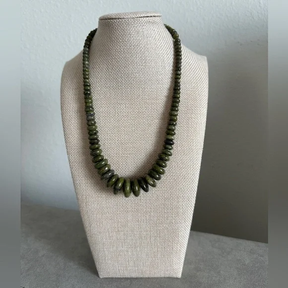 Forest Night Green epidote bead necklace by Jay King - Picture 1 of 14